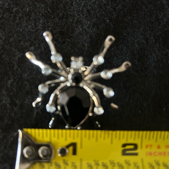 Elegant Black Gem Spider Ring - Picture 2 of 10